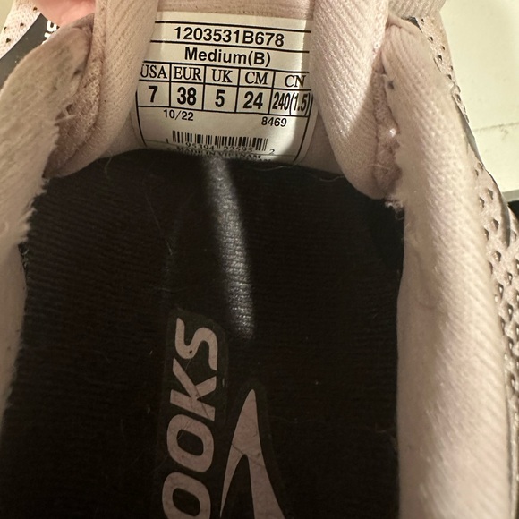 Women's Brooks Adrenaline GTS 22 Pink/Blackened Pearl Mesh size 7 - Picture 11 of 11